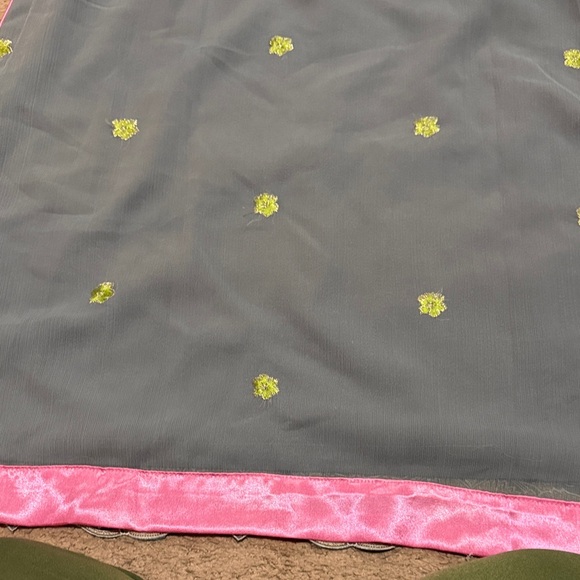 Floral Embroidered women salwar kameez suits . - Picture 11 of 11